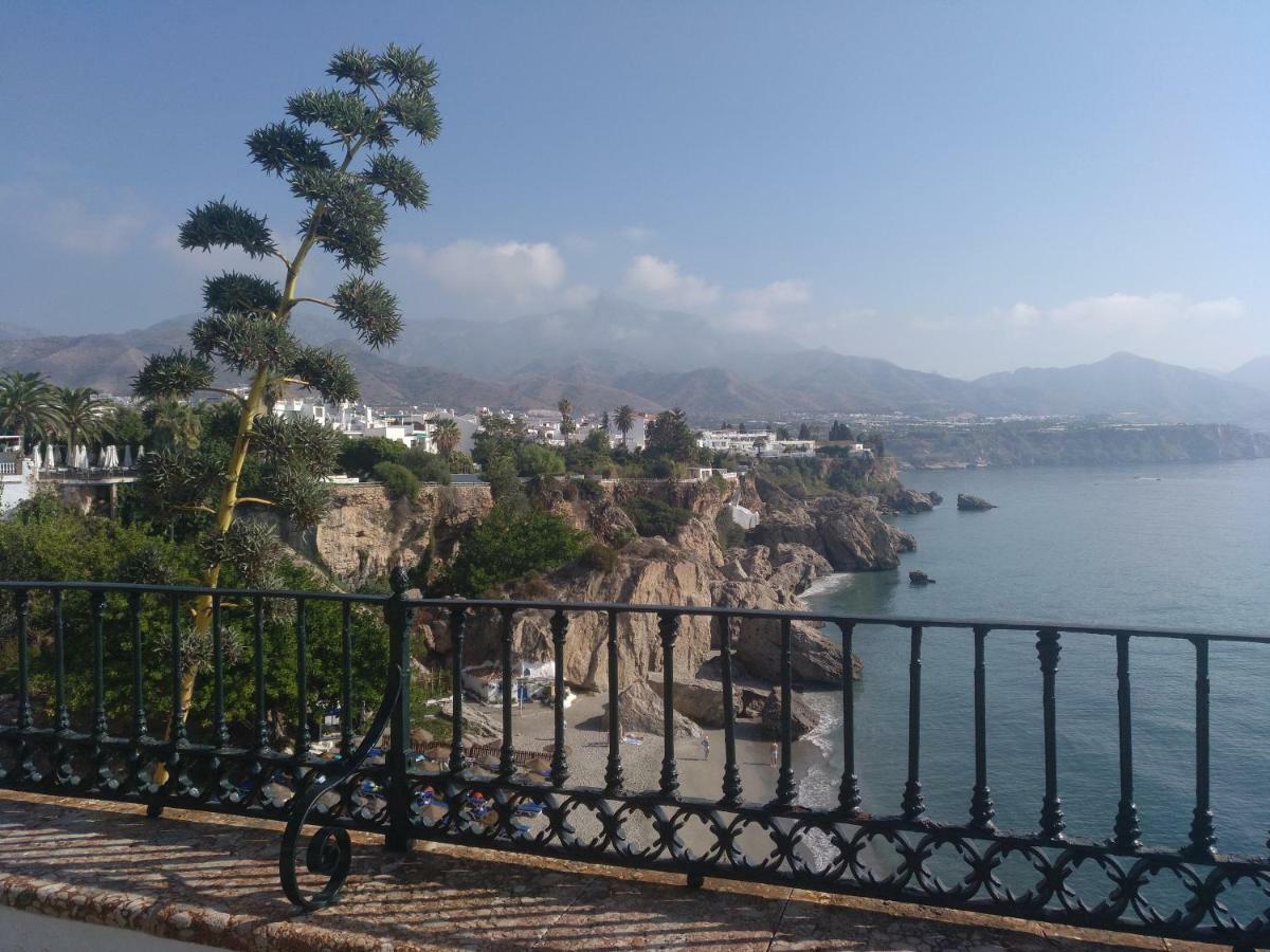 Apartamento Cala De Nerja-Lovely Exteriör bild